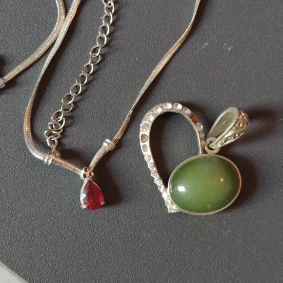 3 necklaces with a bonus item - Picture 3 of 4